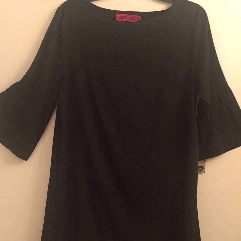 Boohoo frill sleeve shift dress - NWT
